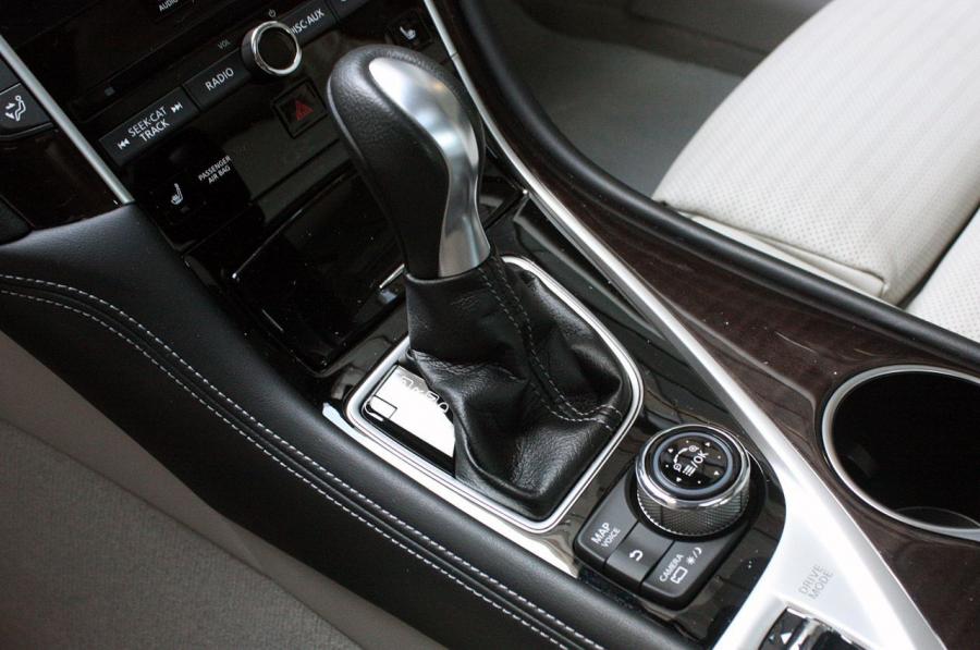  Infiniti Q50 2014 года  (фото 6 из 52)